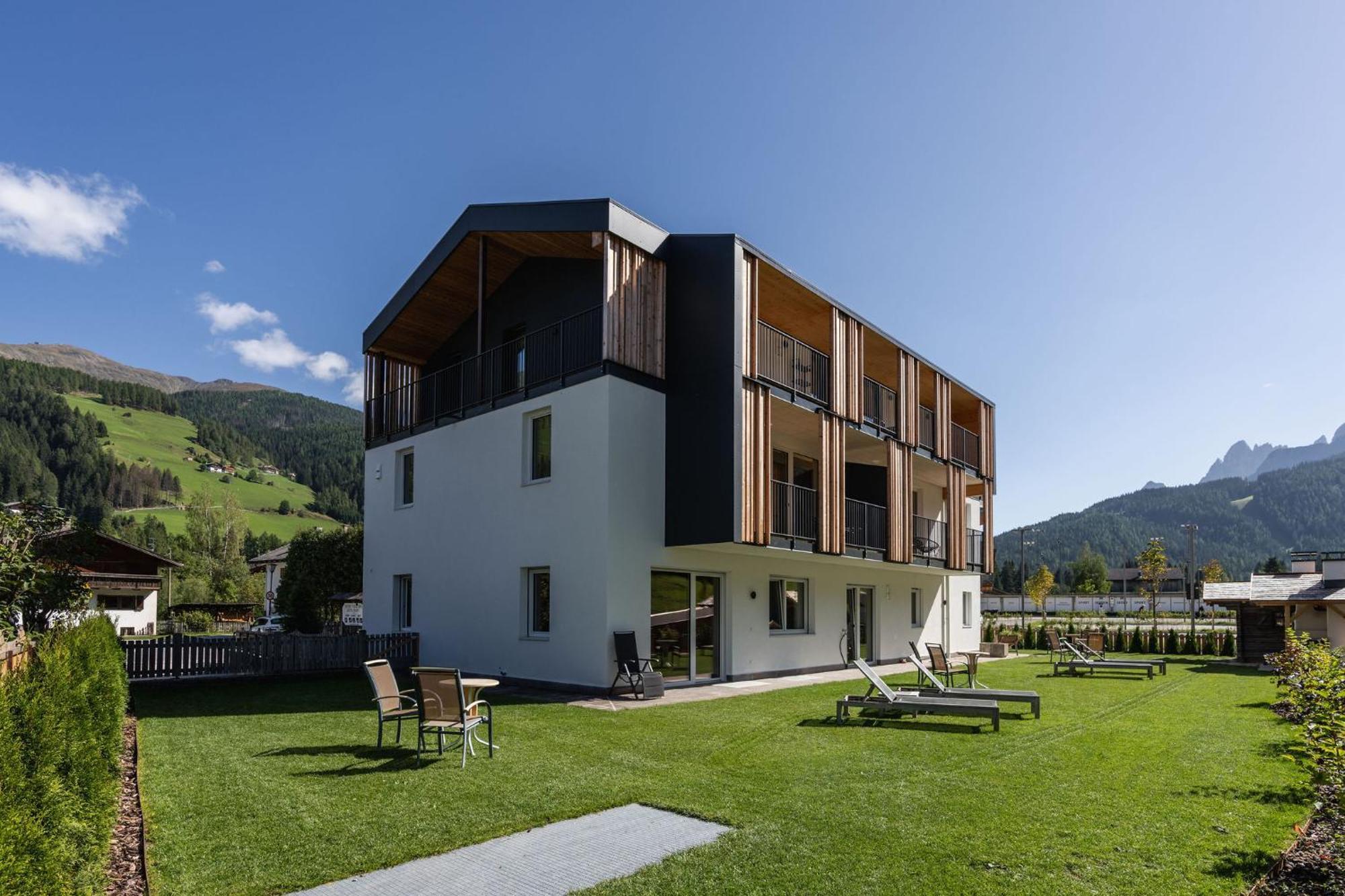 Ariane'S Guesthouse Sexten Exteriér fotografie