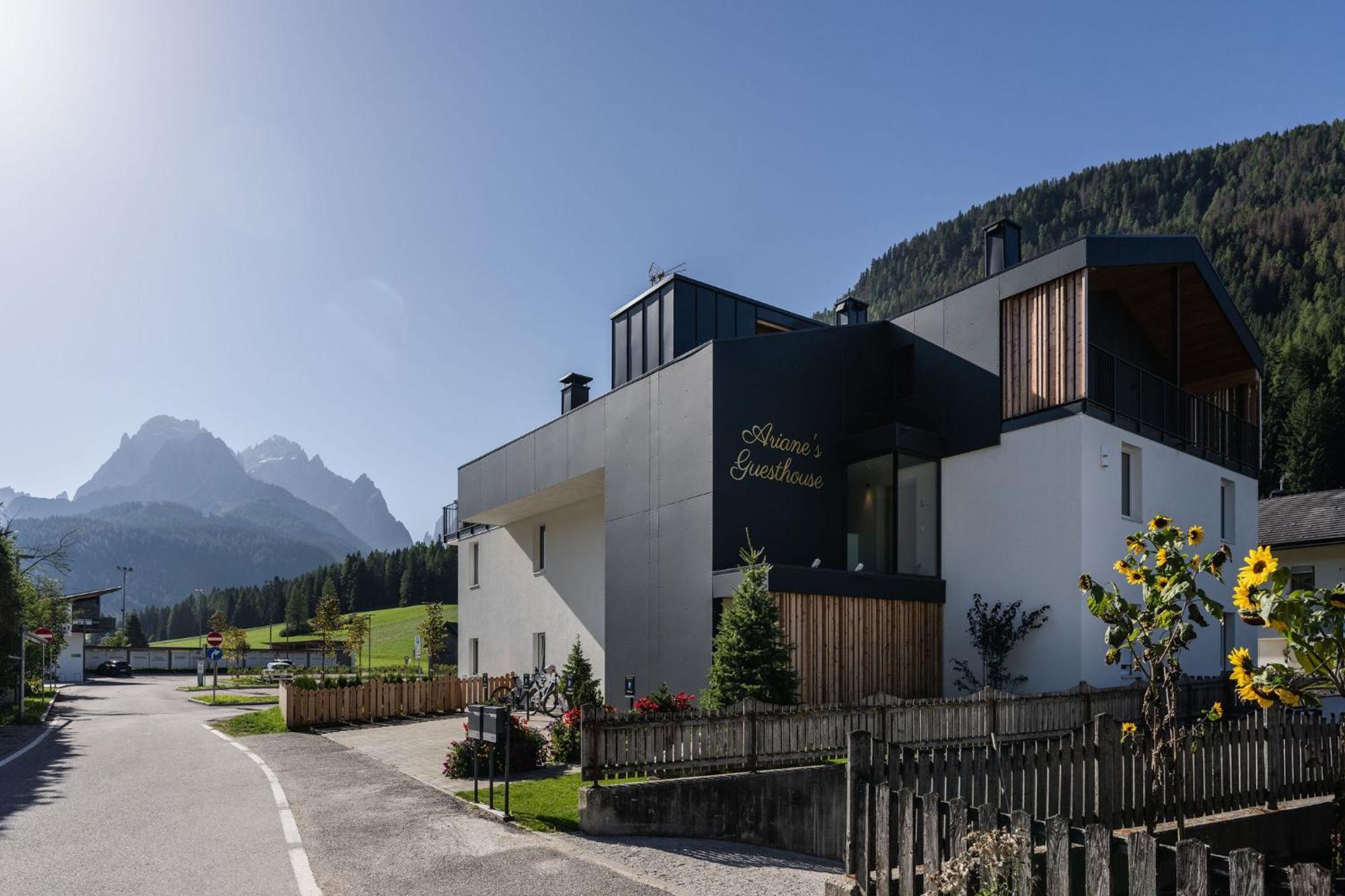 Ariane'S Guesthouse Sexten Exteriér fotografie